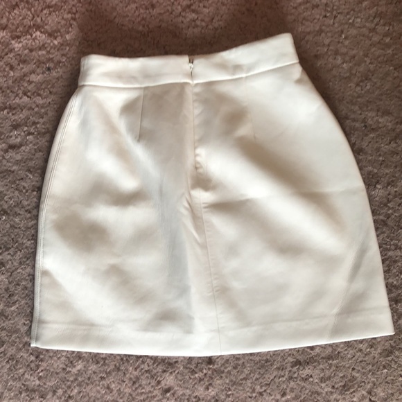 Wildfed Patio Mini Skirt, Size 00, Aritzia - Picture 3 of 4